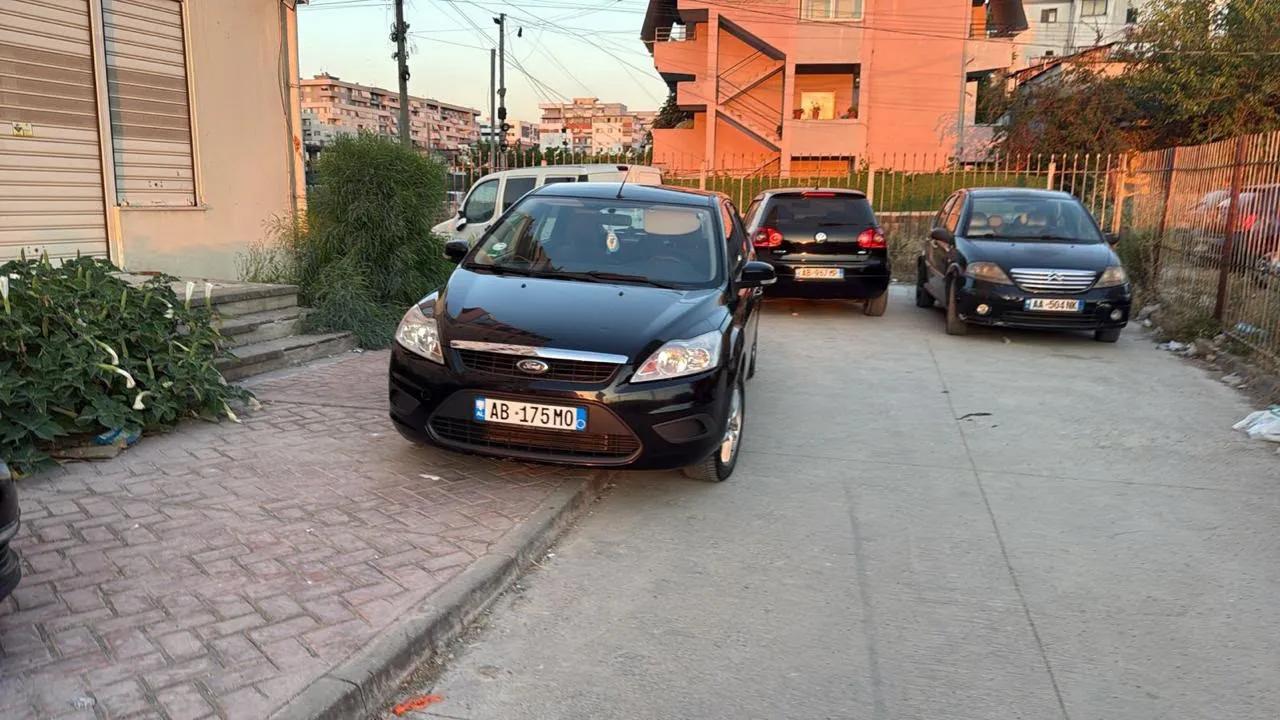 Ford Focus — Compact