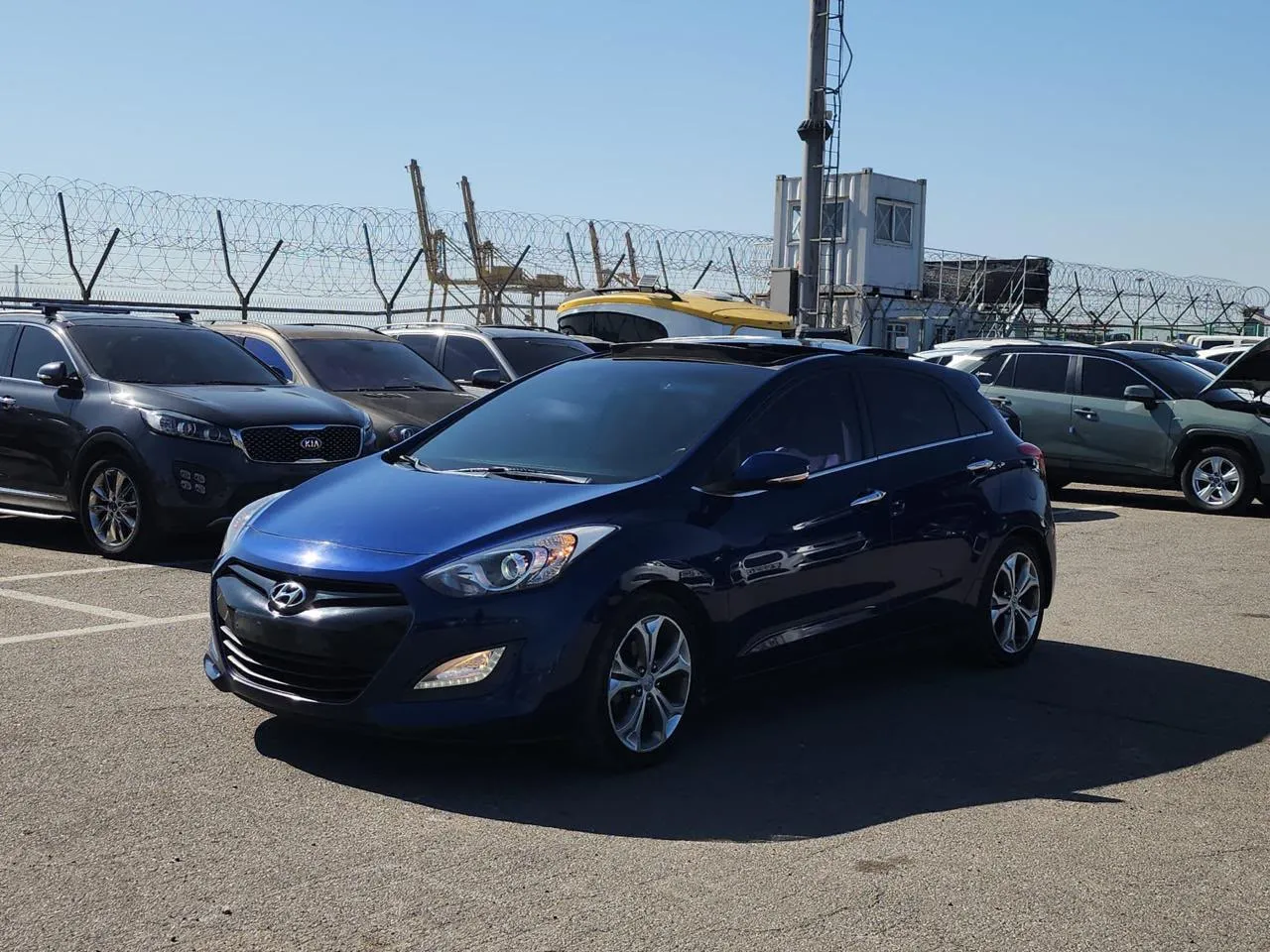 Hyundai i30 — Compact